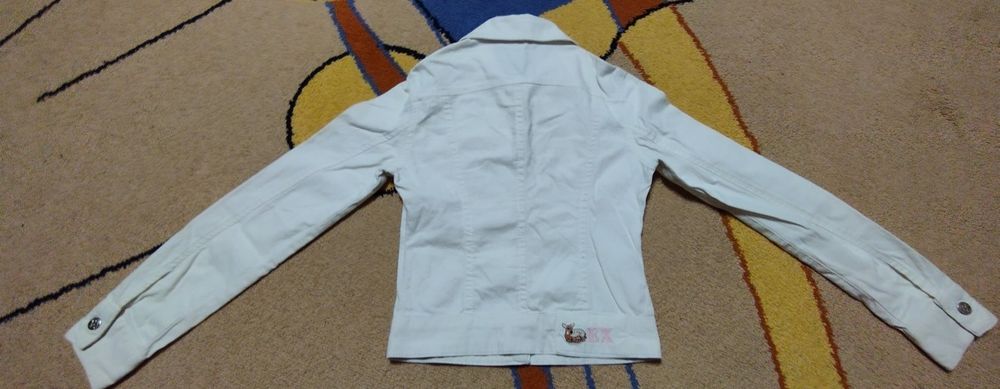 Продам джинсовку на девочку