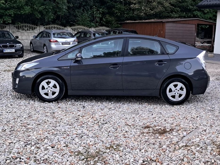 Toyota Prius 1.8 HYBRYDA Klimatronik Zarejestrowany