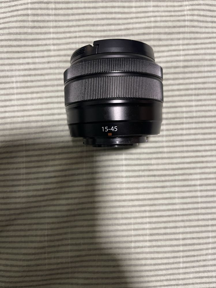 Máquina Fotográfica FUJIFILM X-T100 + lente XC1 5-45mm (APS-C)