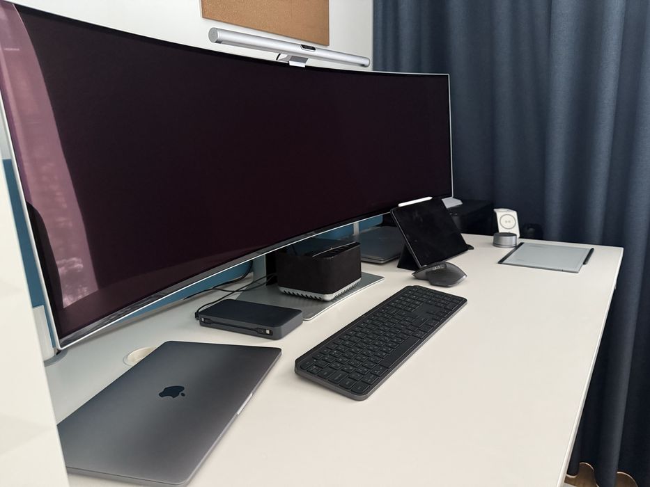 Samsung Odyssey G9 49'' OLED 240Hz 5k DQHD 0.03 ms Curved