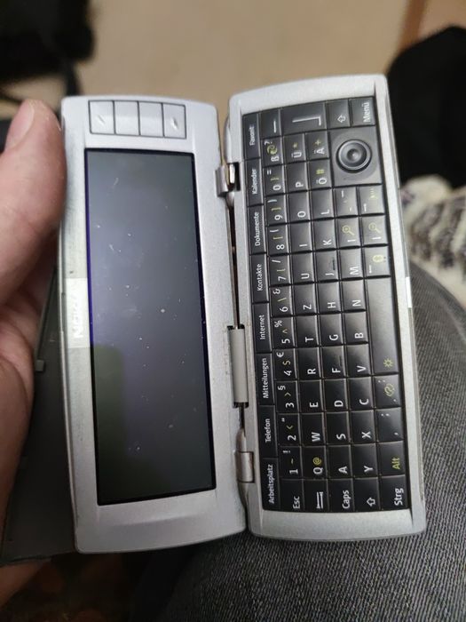 Нокиа 9500 бу ..