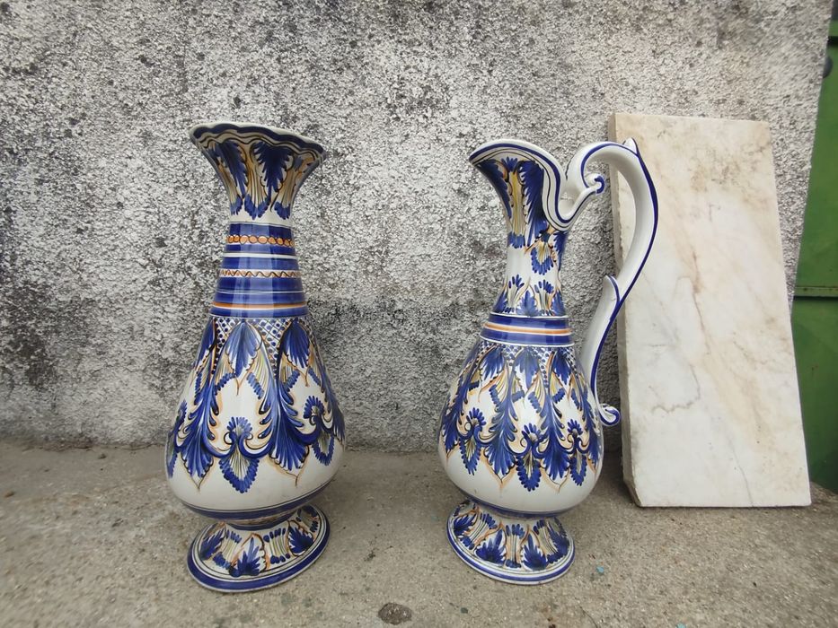 Jarroes antigos ds cerâmica