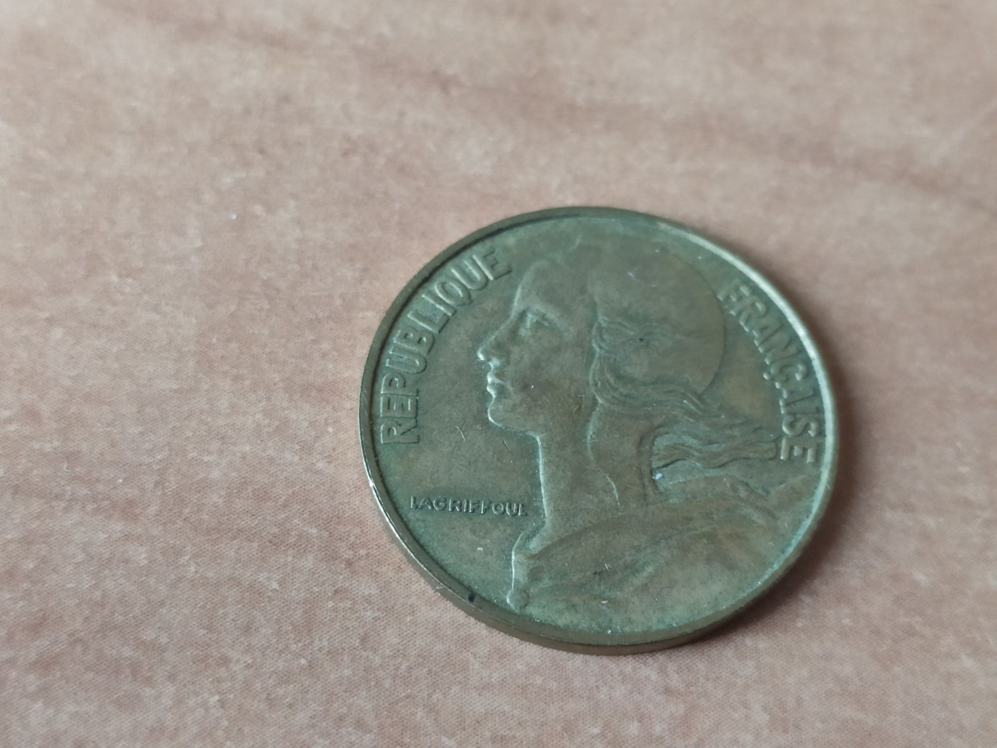 20 centimes Francja 1963 r. awers i rewers skręcone o 180 stopni