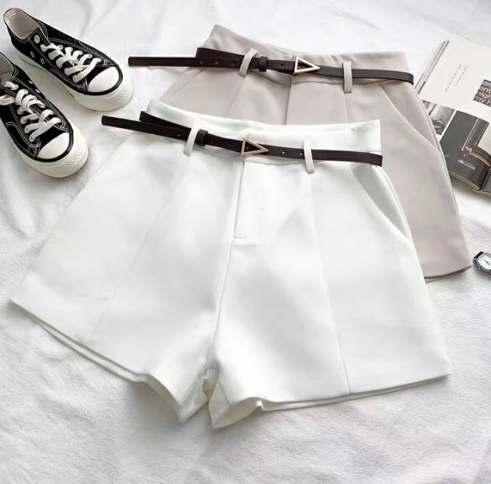 Шорти М молочний колір нові