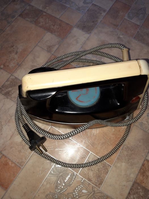 Продам утюг б.у.