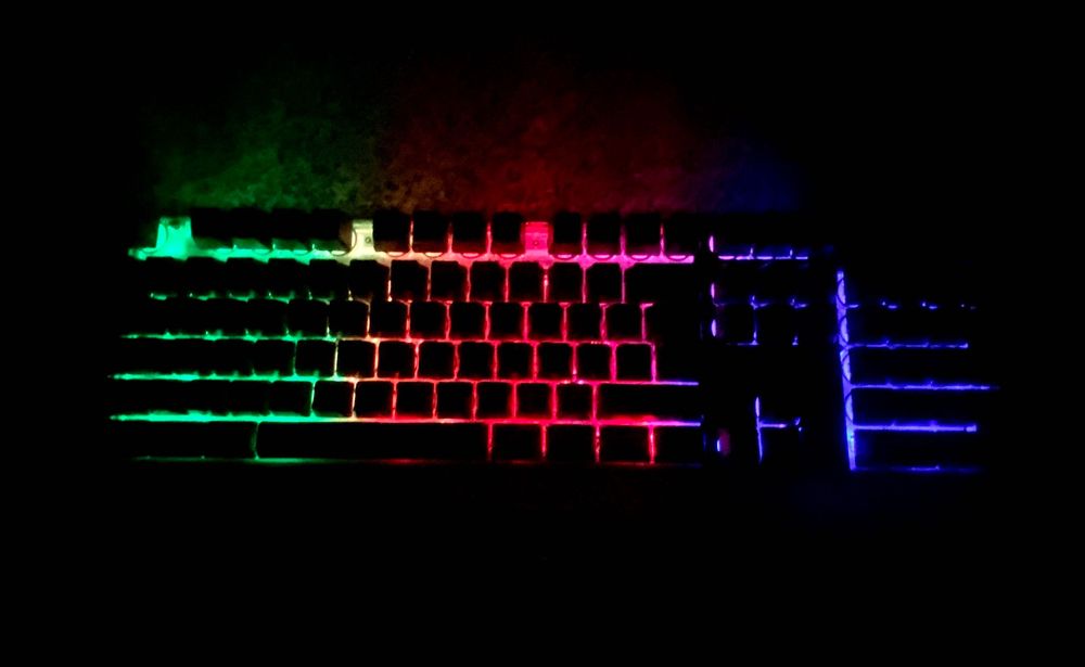 Teclado Trust AZOR RGB Membrana