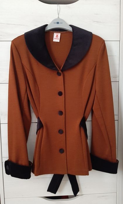 Теплий вінтажний жіночий костюм - жакет і спідниця (розмір М)