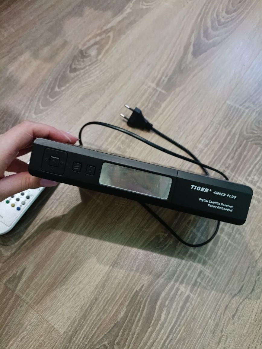 Спутниковый ресивер Tiger 4060CX/тюнер
