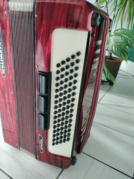 Akordeon Weltmeister 80 basów.