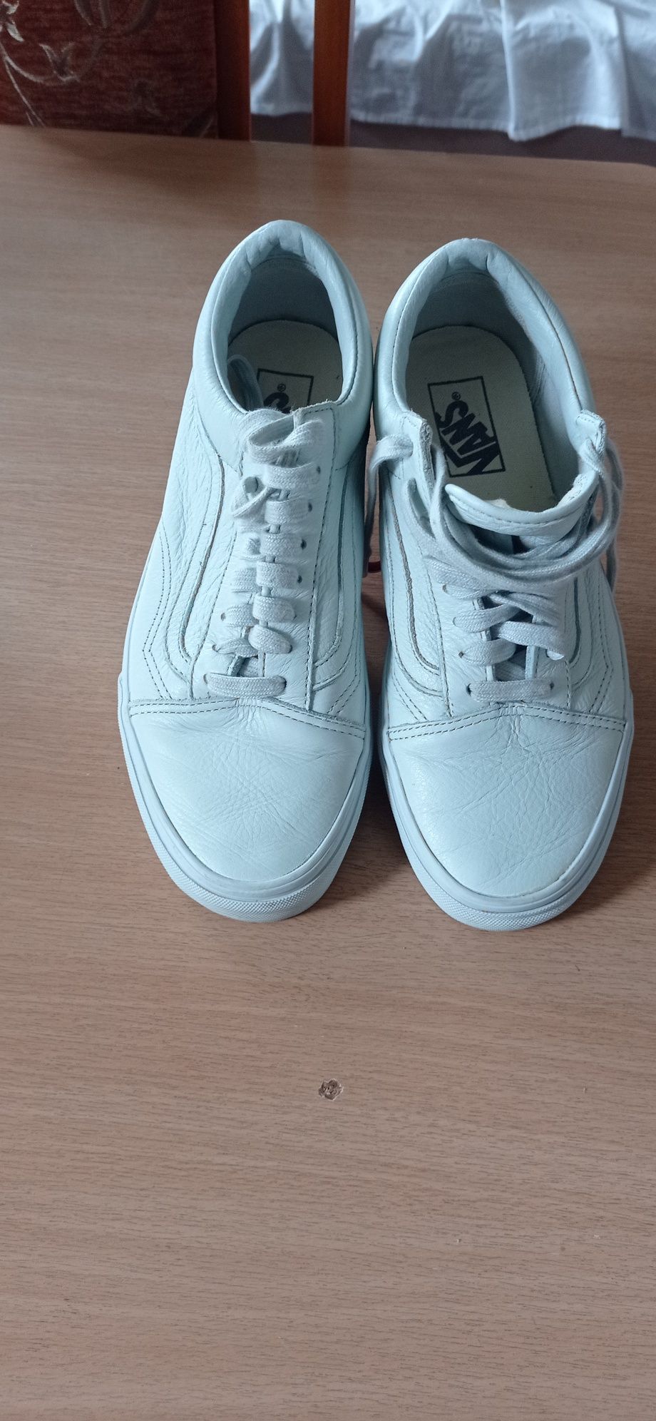 Buty Vans białe skorzane rozmiar 40,5