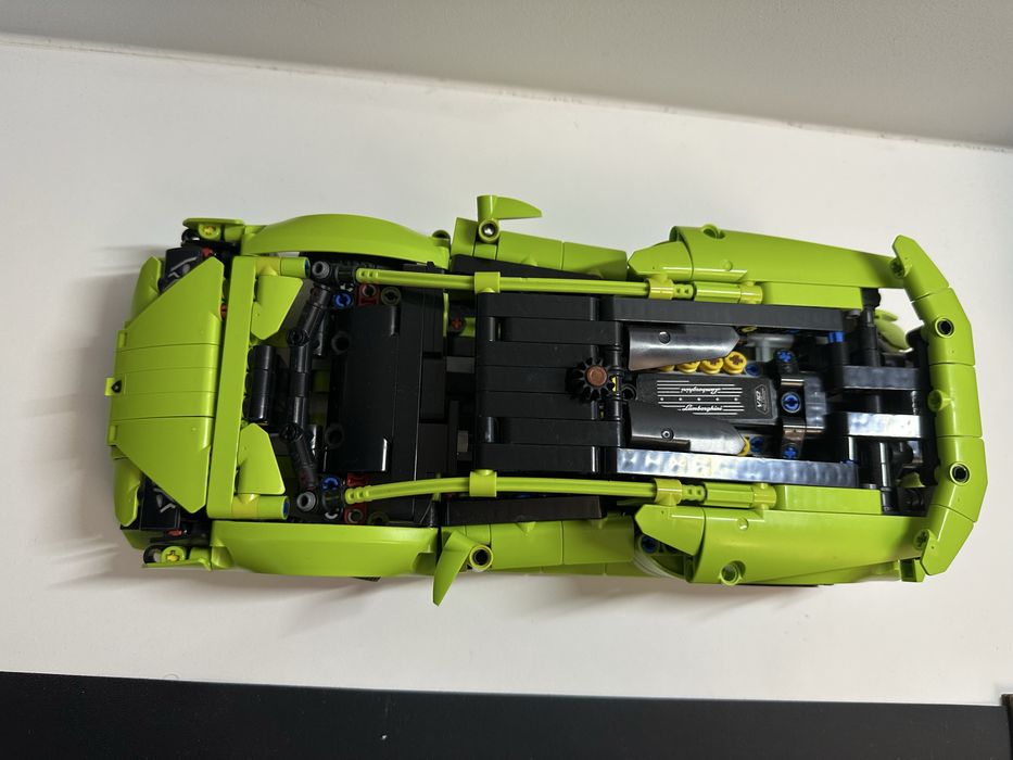 Конструктор LEGO Technic Lamborghini Huracán Tecnica (42161)