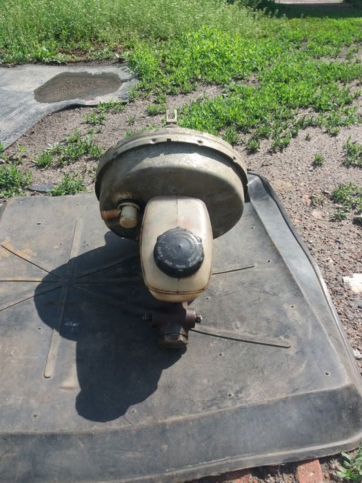 Вакуумный усилитель тормозов на Москвич