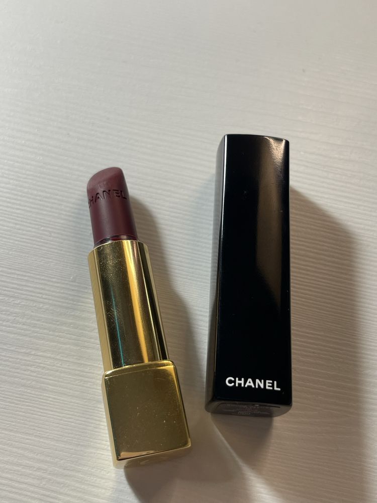 unikatowy numer! 70 Chanel Rouge Allure Velvet Matowa Pomadka