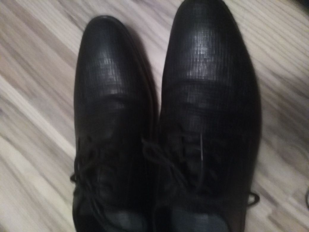 czarne eleganckie buty lakierki jak nowe 40/41 na mature