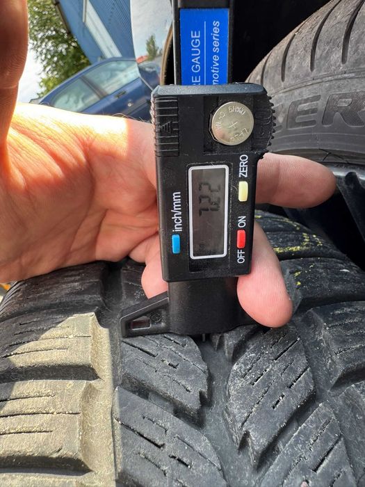 Komplet opon zimowych Michelin AGILIS 51 SNOW-ICE 215/65R15C