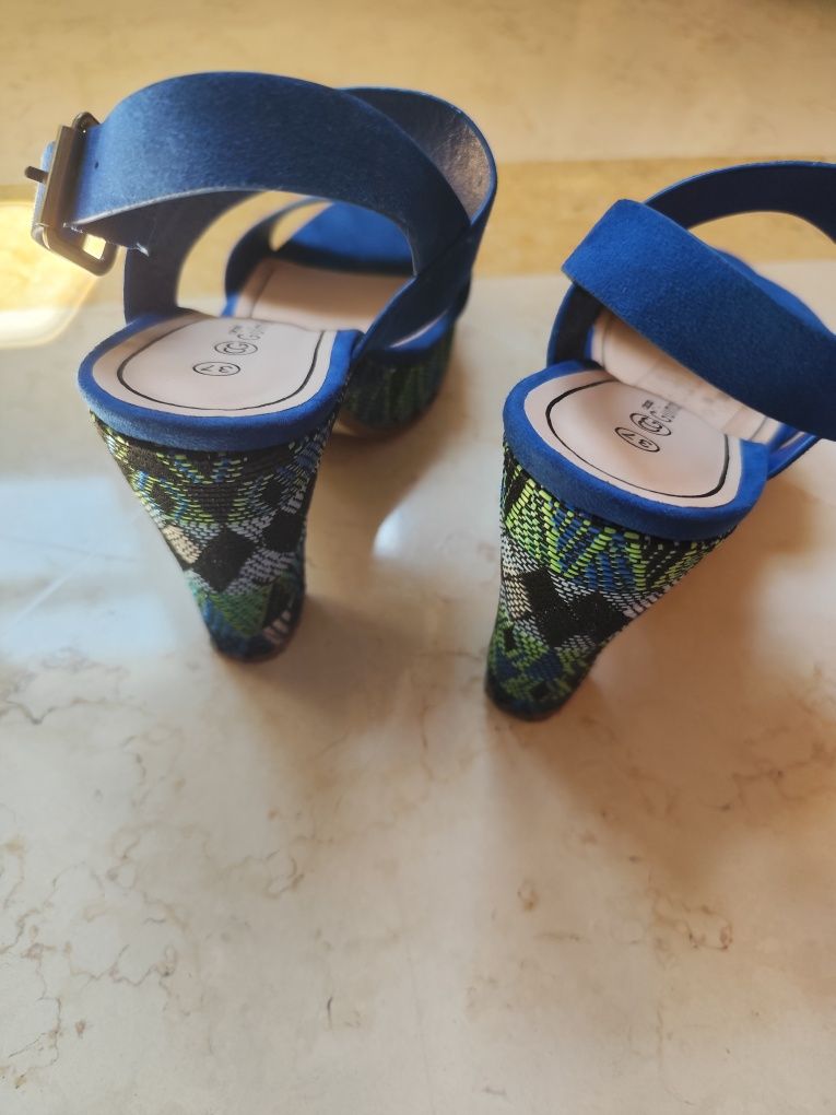 Sandálias Novas azul e verde