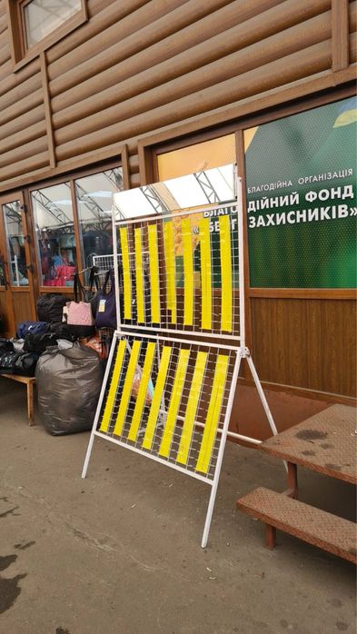 Продам стійку для окулярів на 200 штук