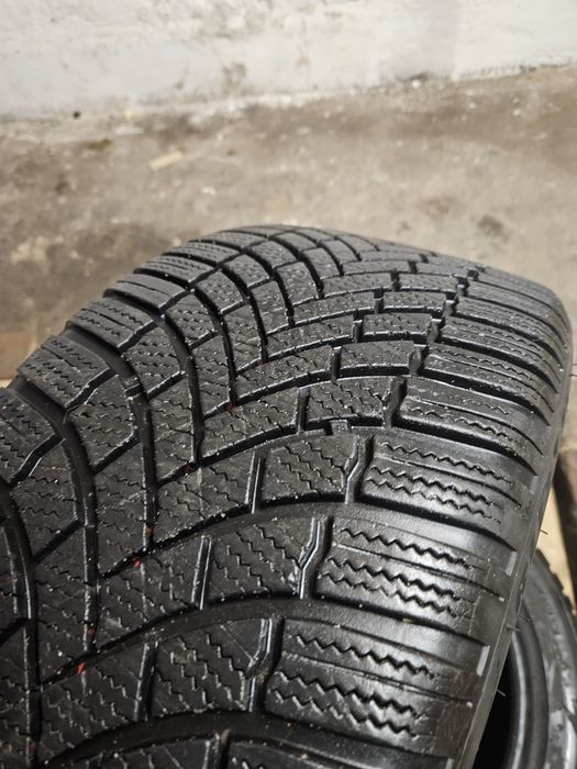 Komplet opon zimowych bridgestone 235/45/18