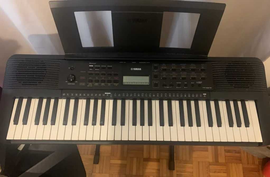 Teclado Digital Yamaha PSR-E273 + Suporte para o teclado
