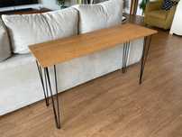 Mesa minimalista em madeira
