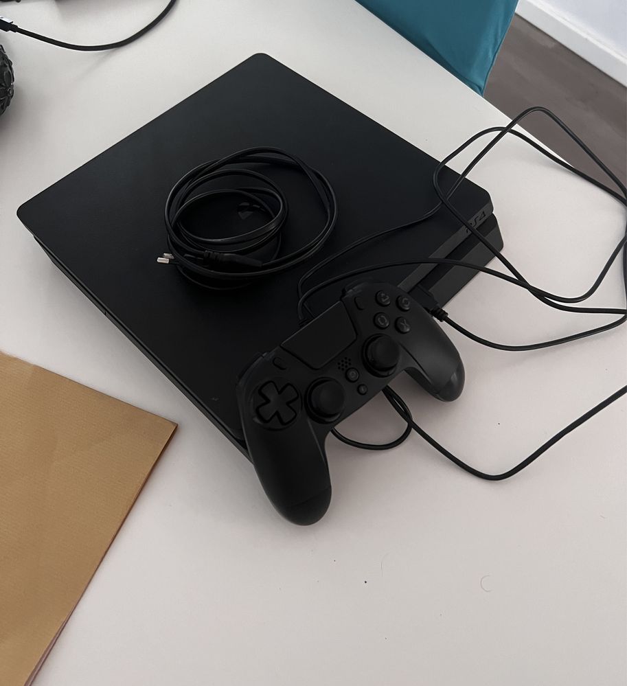 Playstation 4 Modelo Normal 1TB Com 3 Jogos incluidos
