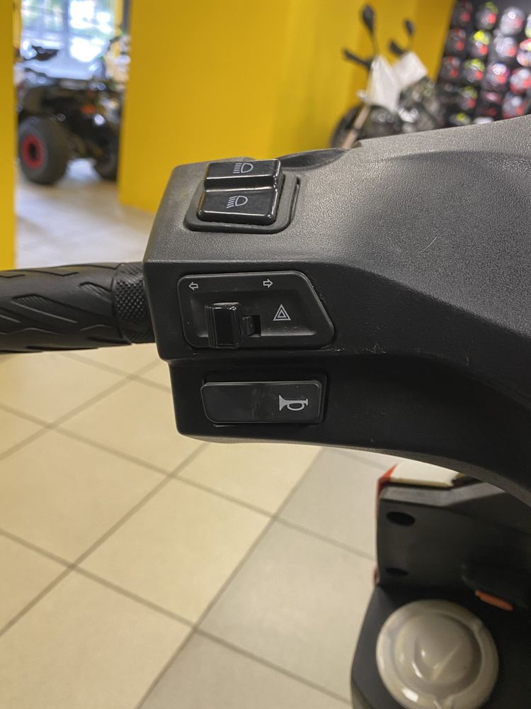 Скутер SPARK SP125S-15N