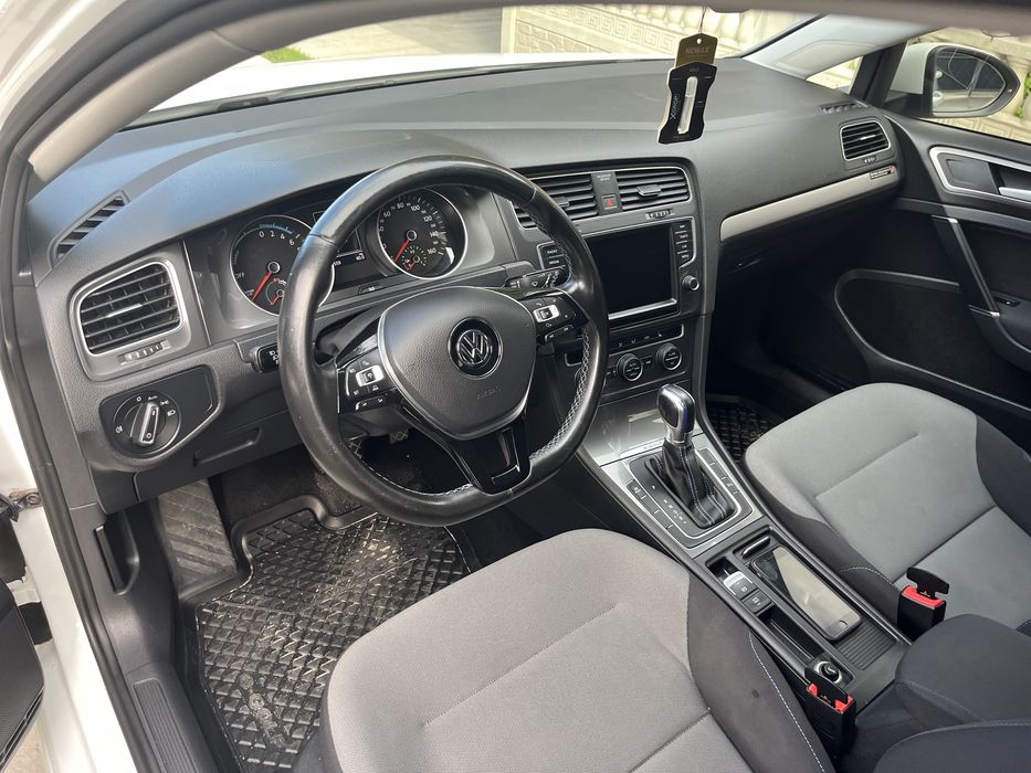 Продам авто  e-golf