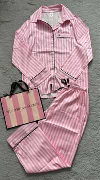 Satynowa długa różowa piżama w paski jak Victoria’s Secret + torebka
