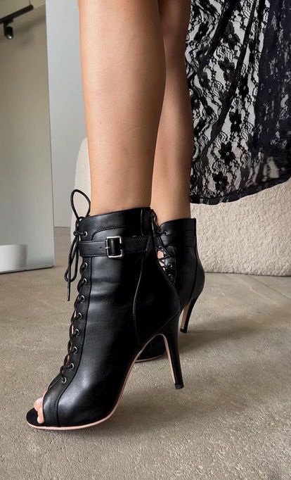 Хілс для танців.