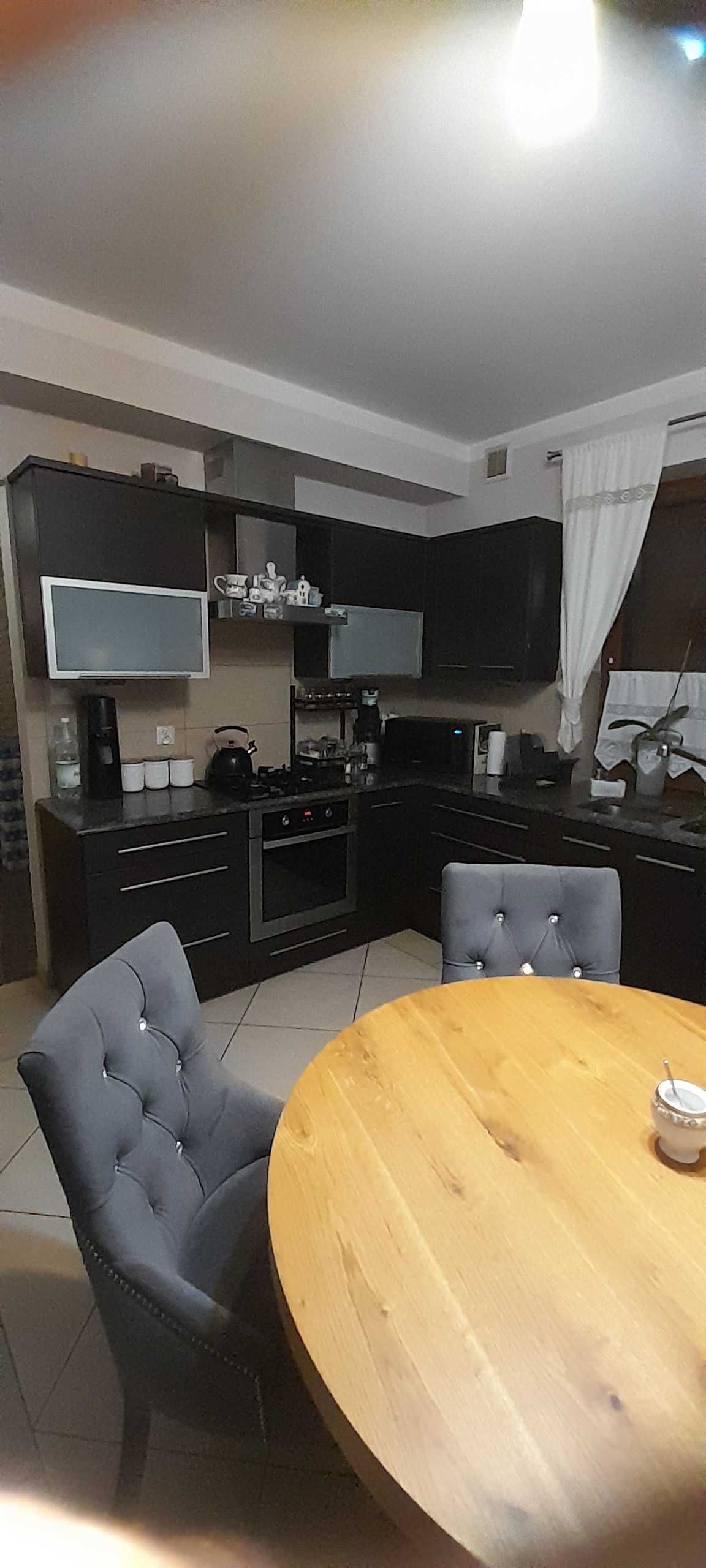 Meble kuchenne w zabudowie 3,28x2,22 wenge blat kamień