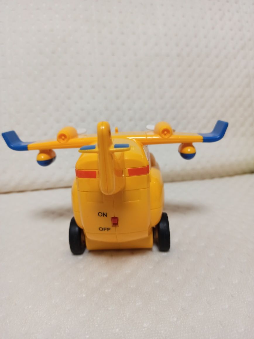 Super Wings samolot z pilotem zdalnego sterowania+ piórnik  metalowy