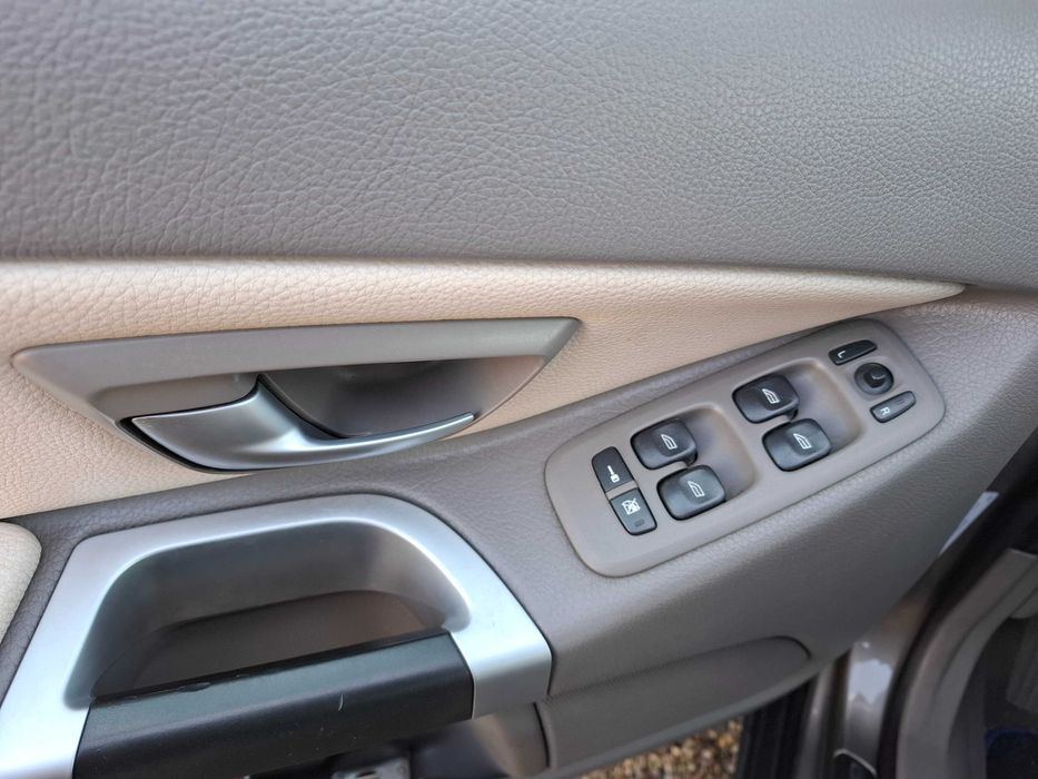 VOLVO XC-90 2.4 D5 AWD 4X4 185KM