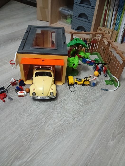 Garaż z autem Playmobil