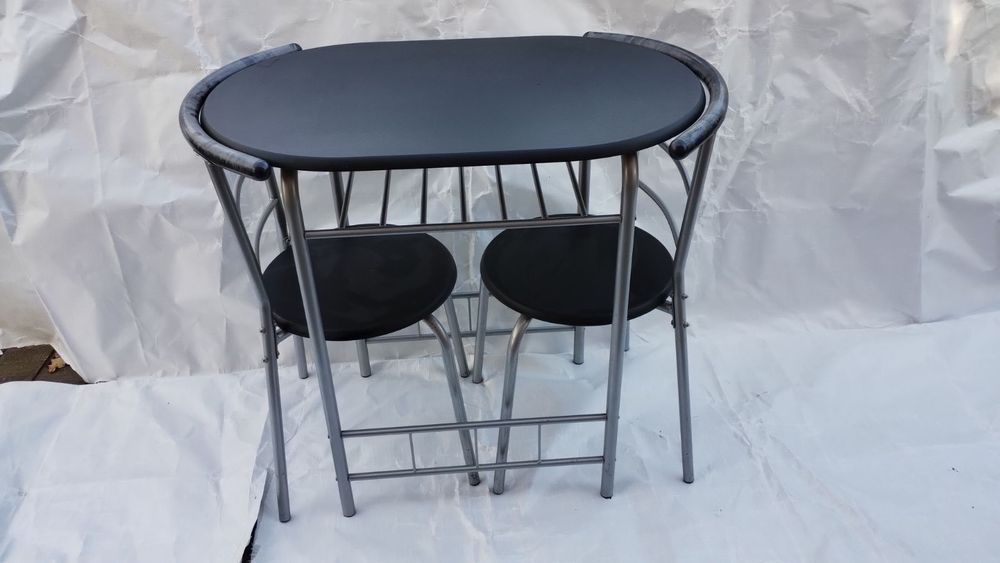 Stół plus krzesła