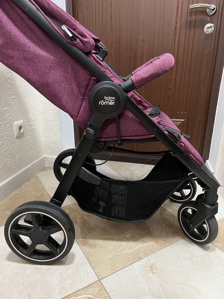 Прогулянкова коляска Britax Romer B-Agile M (Cherry Wine)