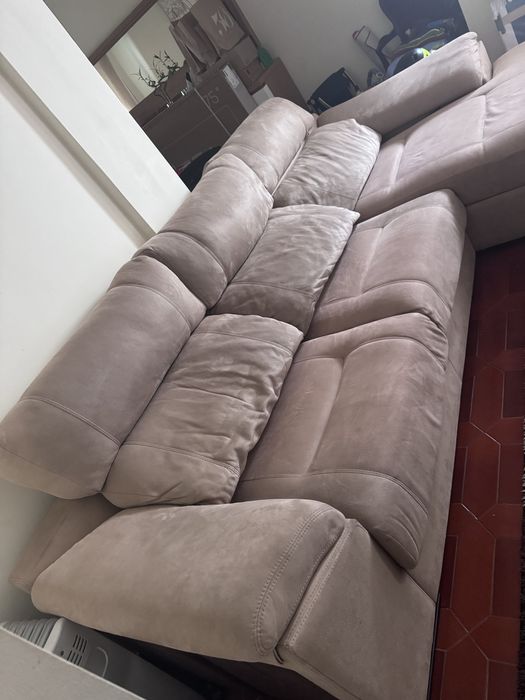 Sofá com chaise long