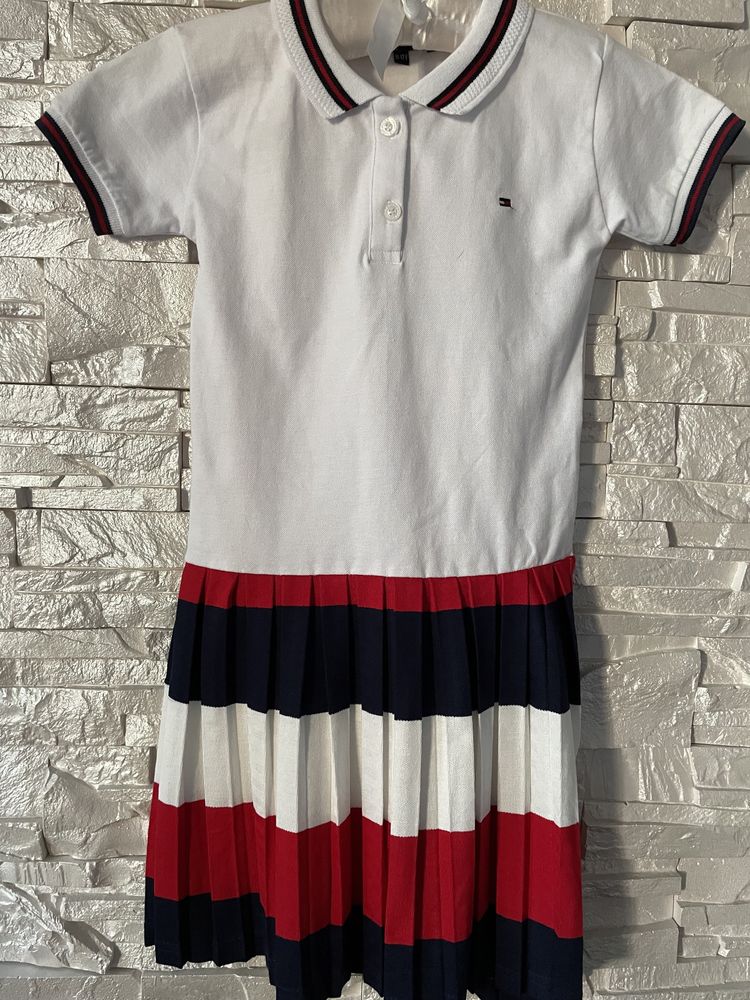 Nowa Tommy Hilfiger sukienka roz. 140 cm