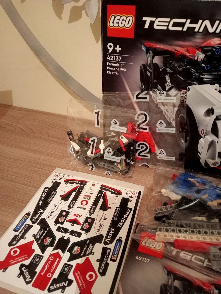 Lego Technic Porsche Formula E