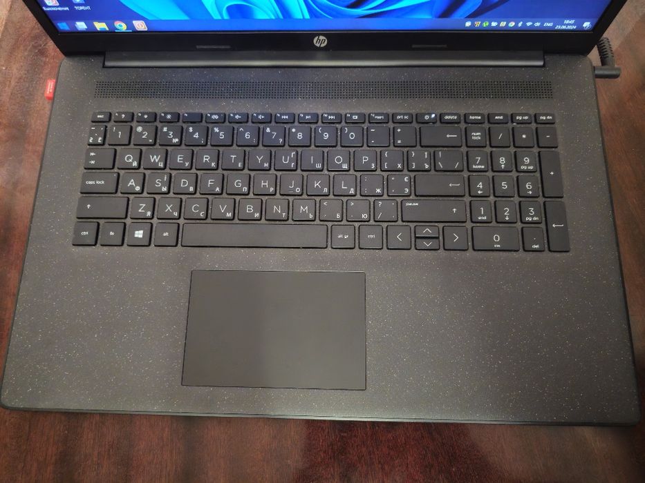 Ноутбук HP Laptop 17-cn0023ua (4F952EA) Black