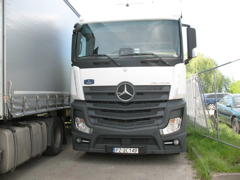 Syndyk sprzeda ciągnik samochodowy Mercedes Benz Actros