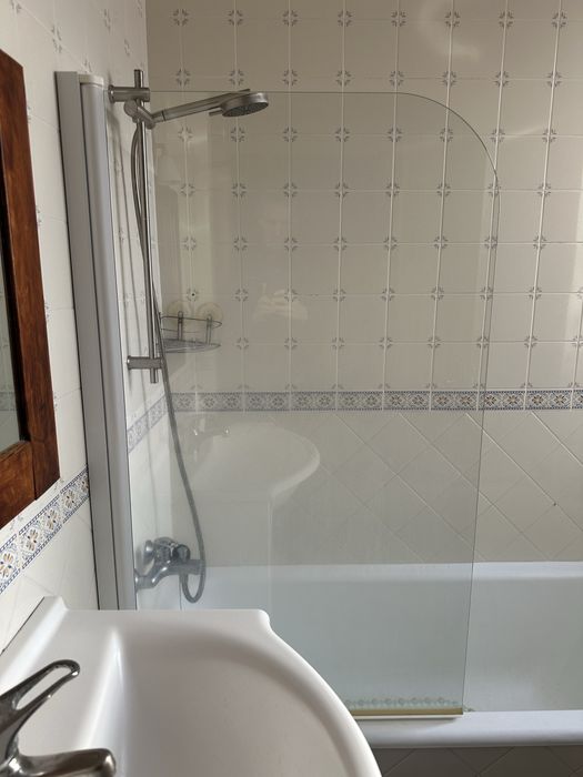 Resguardo de banheira com vidro temperado