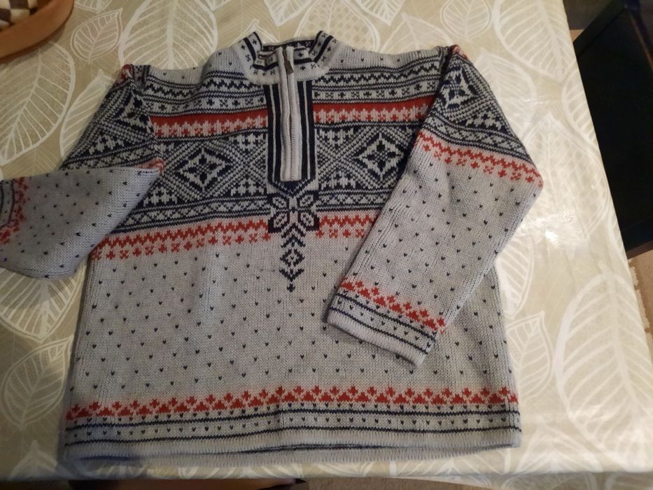 Vendo  camisola Austríaca para Senhora