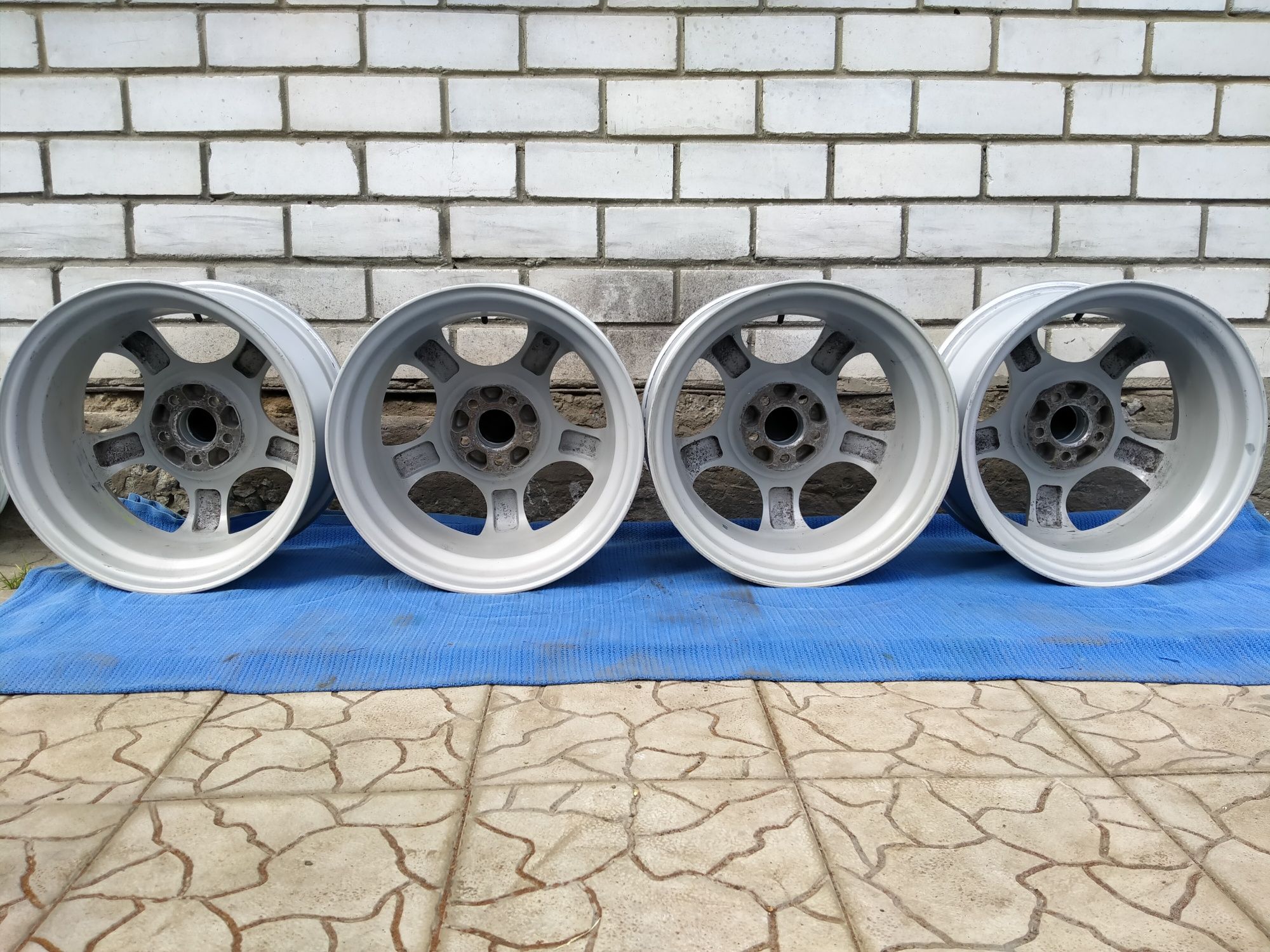 Диски  5*100 R16 ENZO CUP Vw Golf Bora polo Skoda Tur Fabia Audi A3