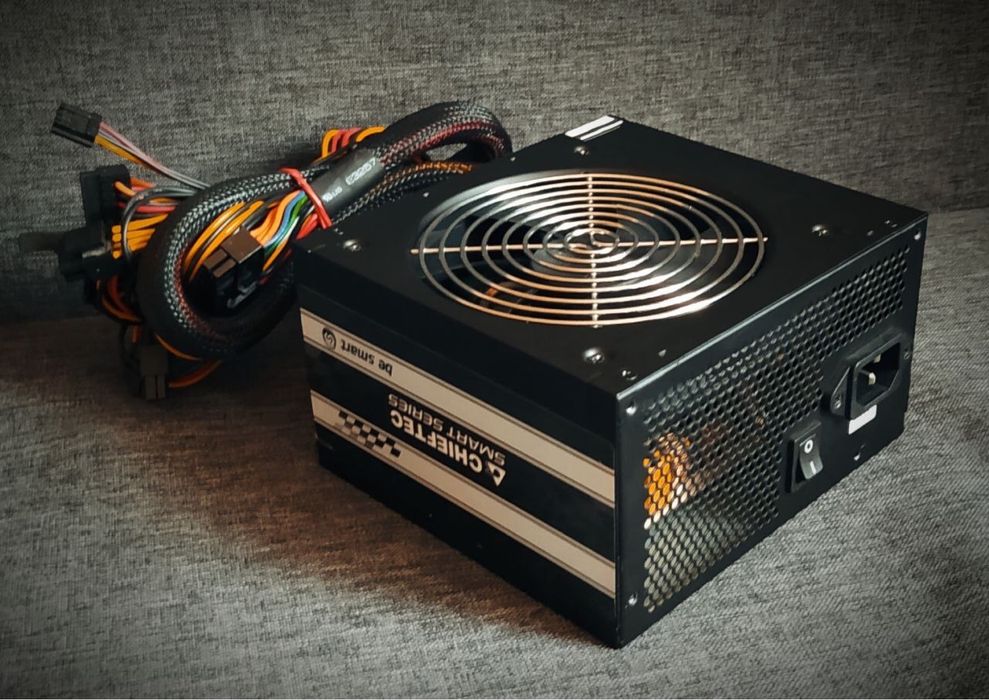 БП Chieftec 700W блок питания 700Вт