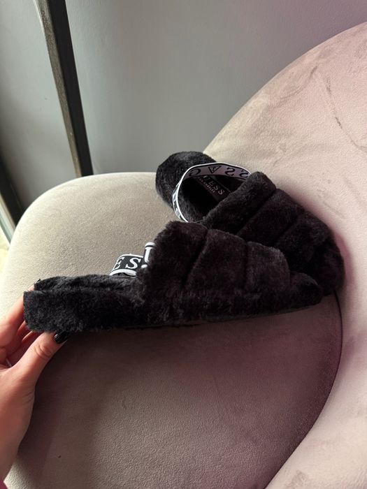 Капці на хутрі Guess