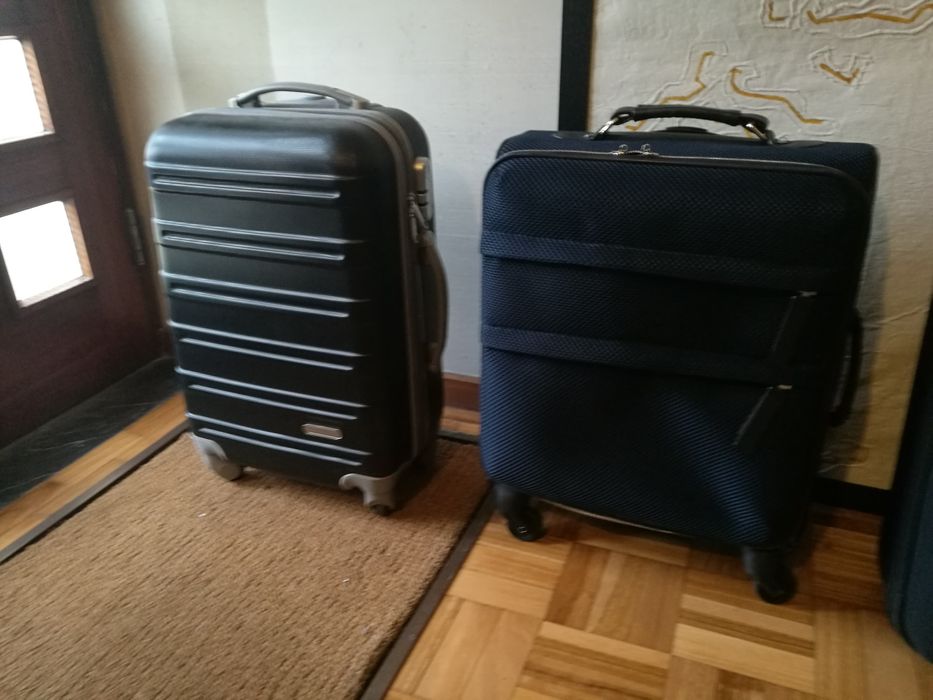 Malas troley de viagem vendo ou troco