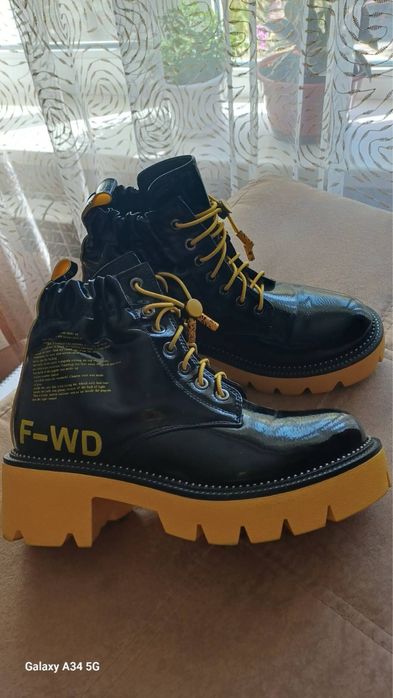 Продам жіночі осінні черевики, 39р.