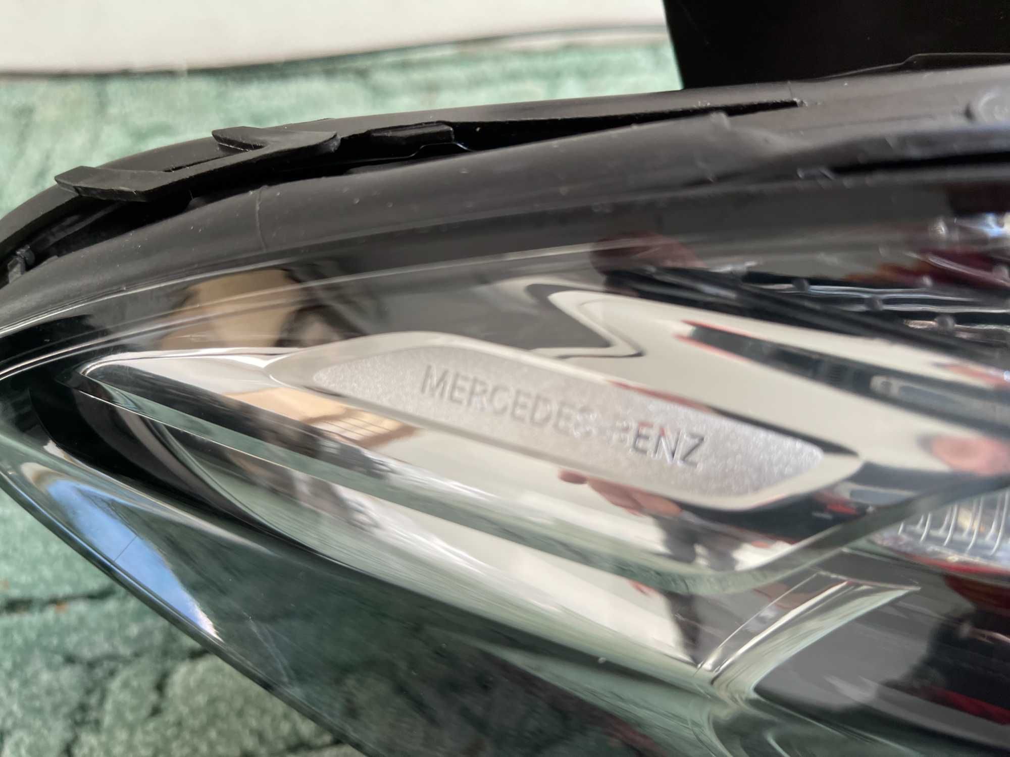 Mercedes CLA-Class W117 2017 - 2020 Фара передняя правая a1178206861