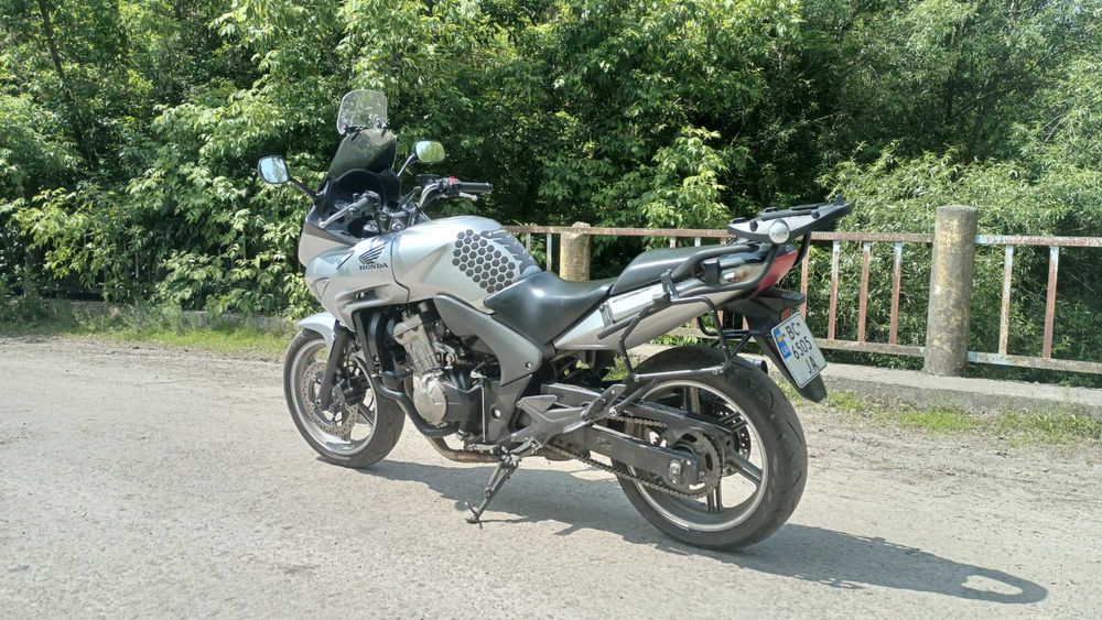 Продам хонду CBF 600