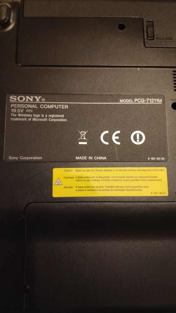 Portátil Sony Vaio PCG-71211M
